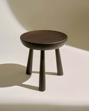 Totto round stool - Dark-stained lacquered sapele, Ø31x32.6 cm - GUBI