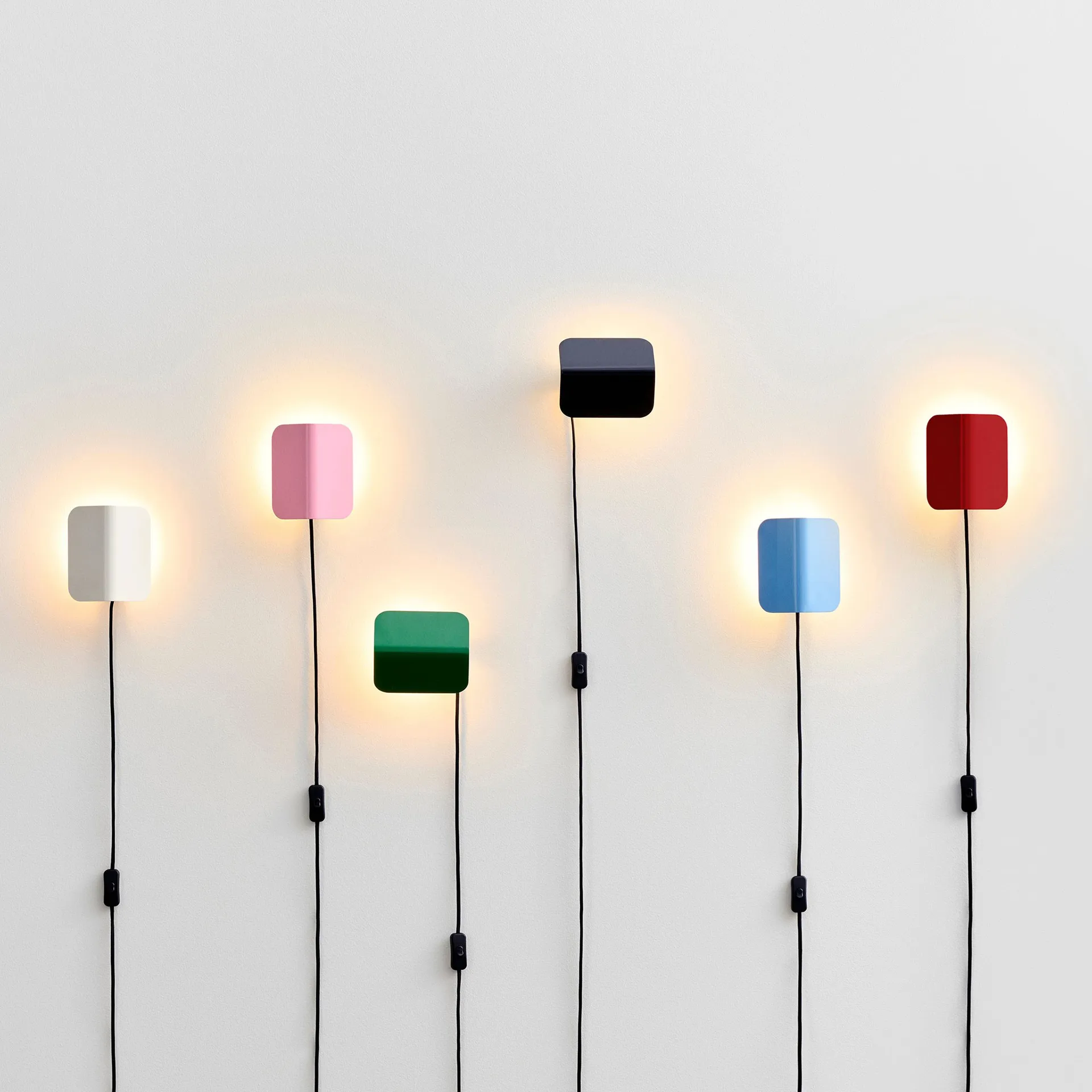 Apex wall lamp, Iron black HAY