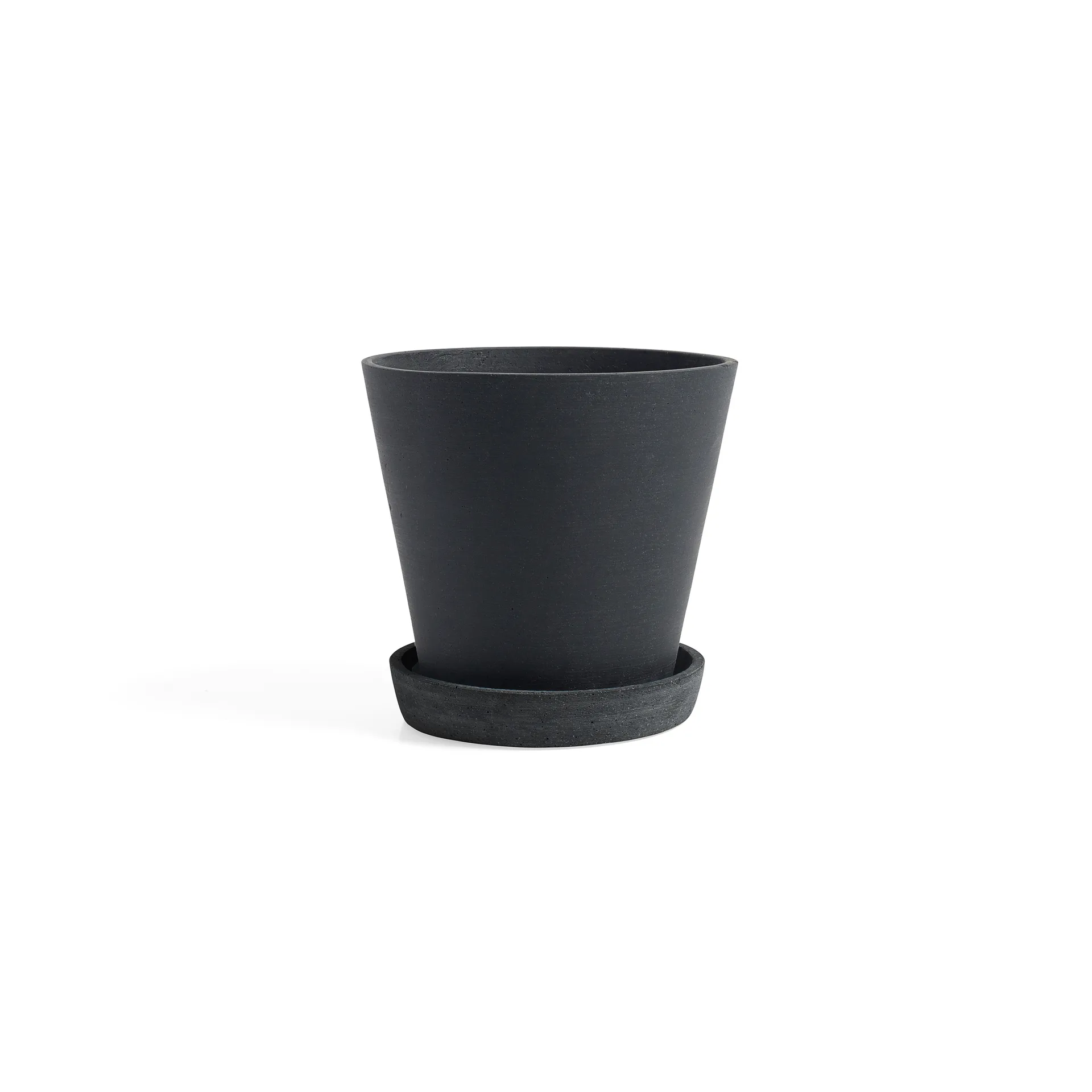 HAY Flowerpot with saucer M Ø14 cm, Black HAY