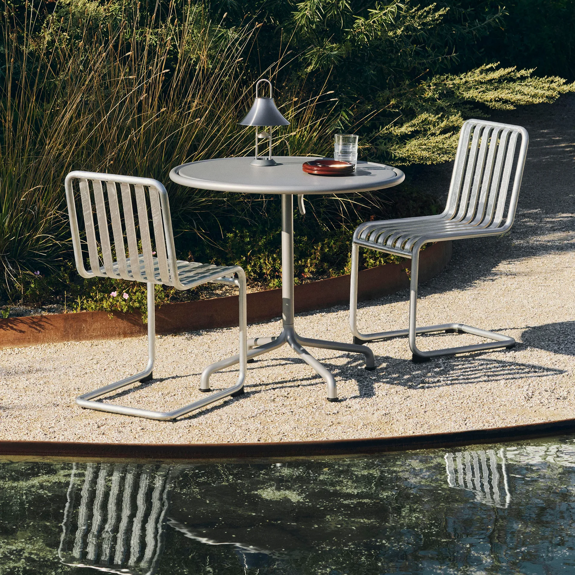 Palissade Cantilever chair, Sky grey HAY