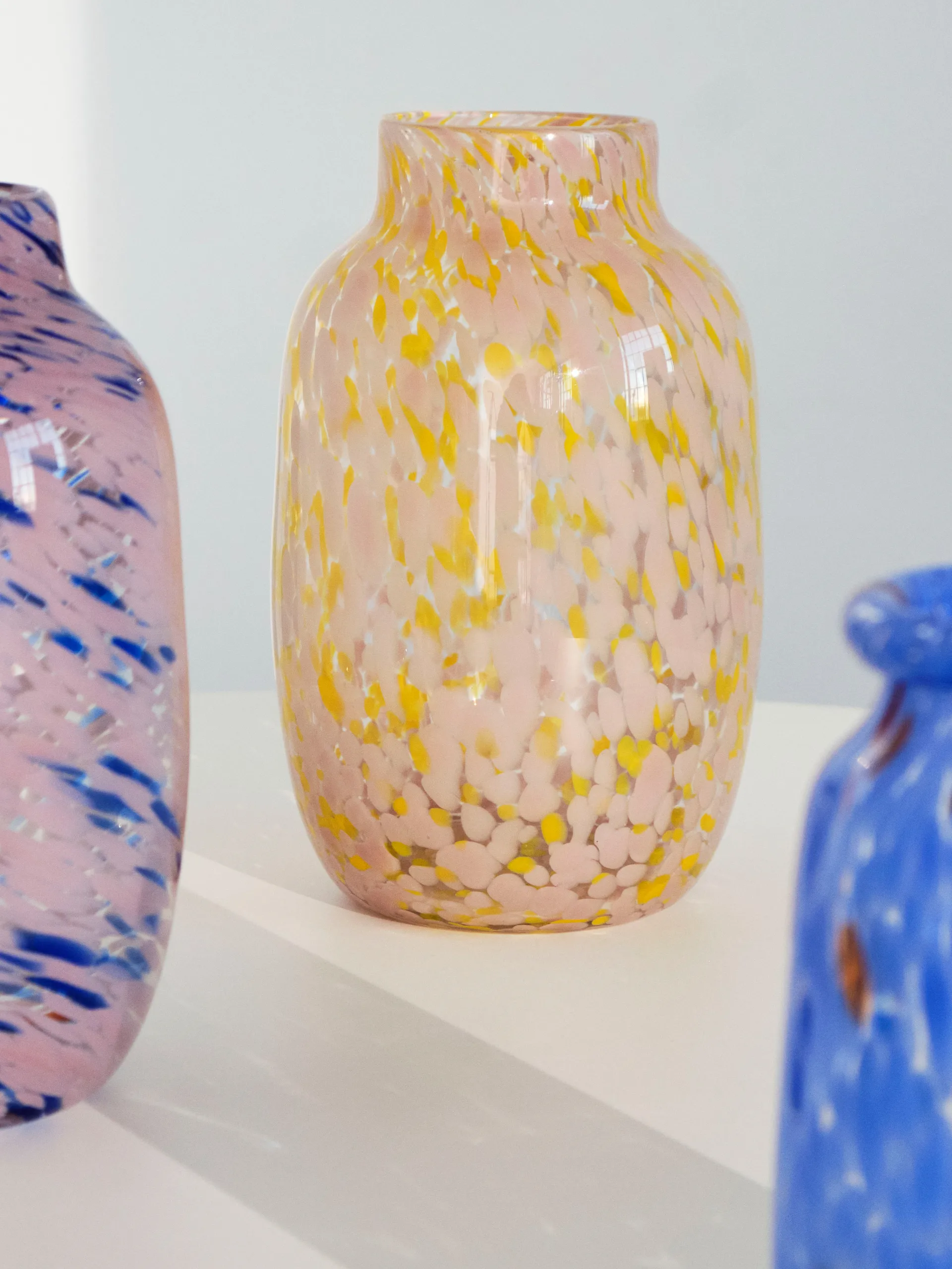 Splash Round vase L, 30 cm Light pink-yellow HAY
