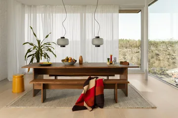 Bookmatch dining table with benches 220 cm - Walnut - Hem