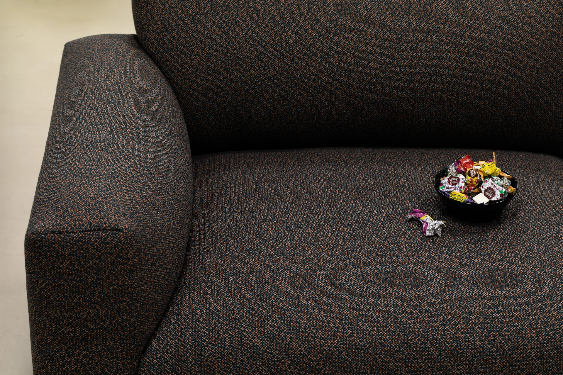 Koti 2-seater sofa 200 cm, Sawdust Hem