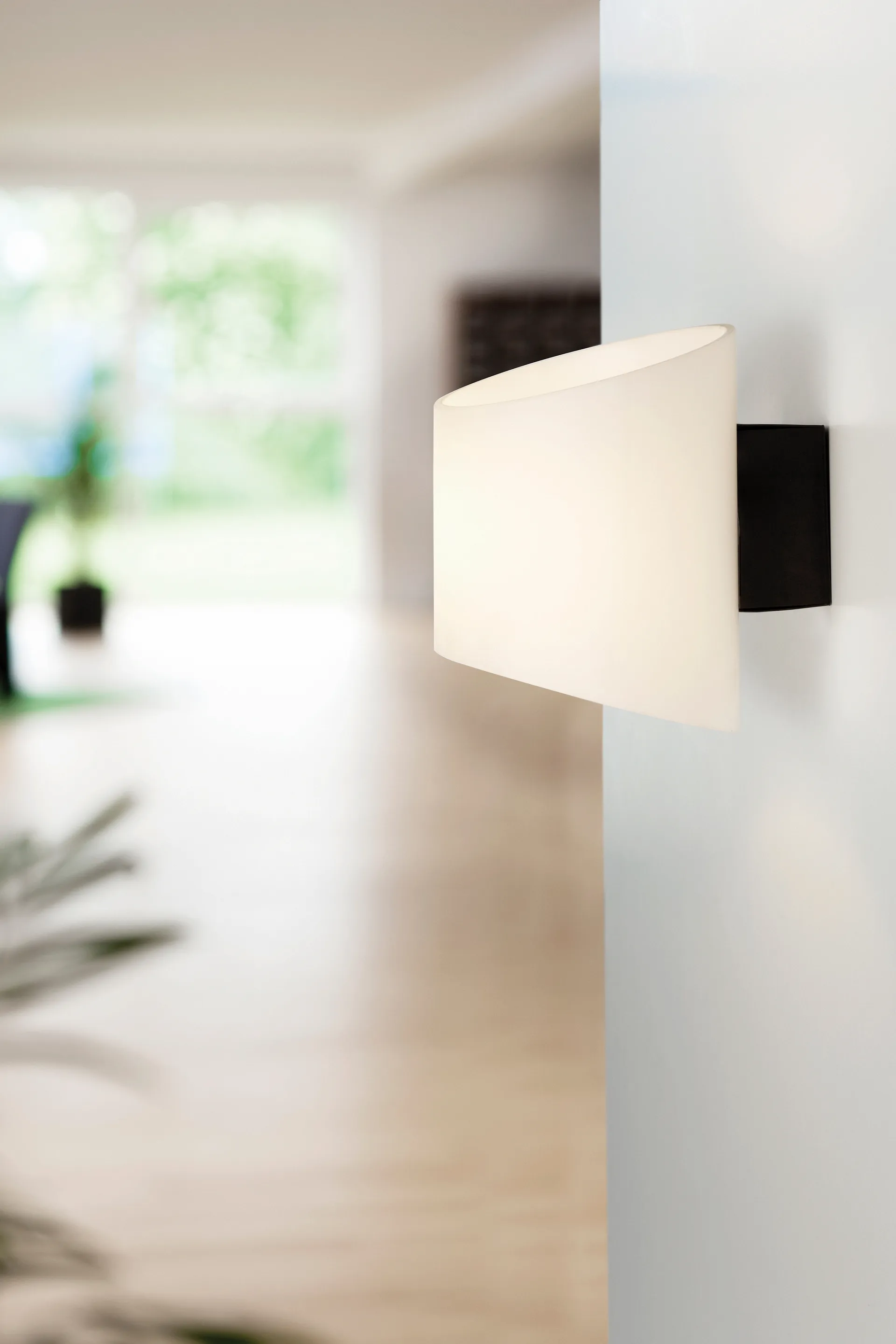 Evoke wall lamp oval, Anthracite-opal glass Herstal