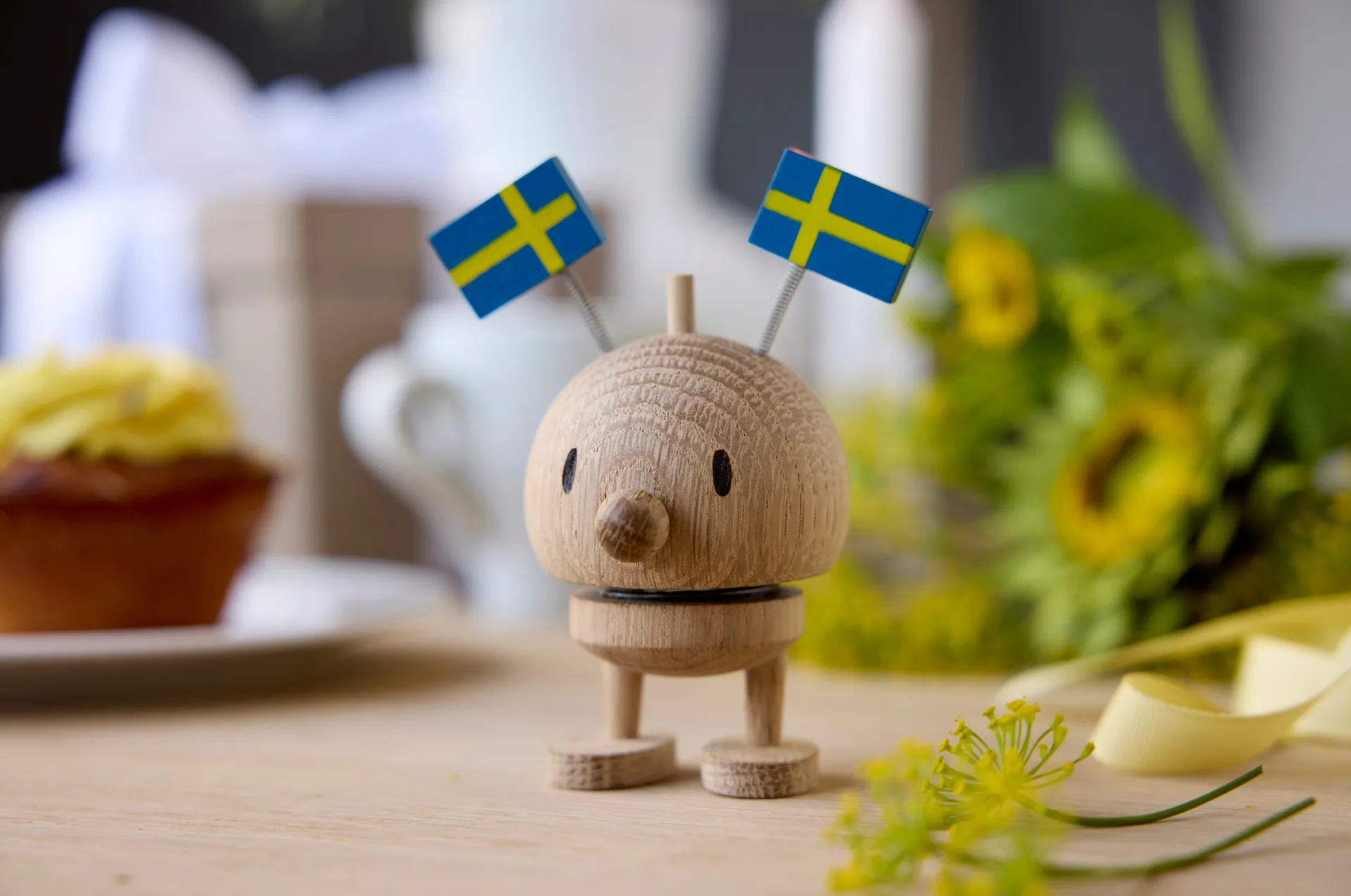 Hoptimist Celebration Bumble figurine, S, raw oak, Sweden Hoptimist