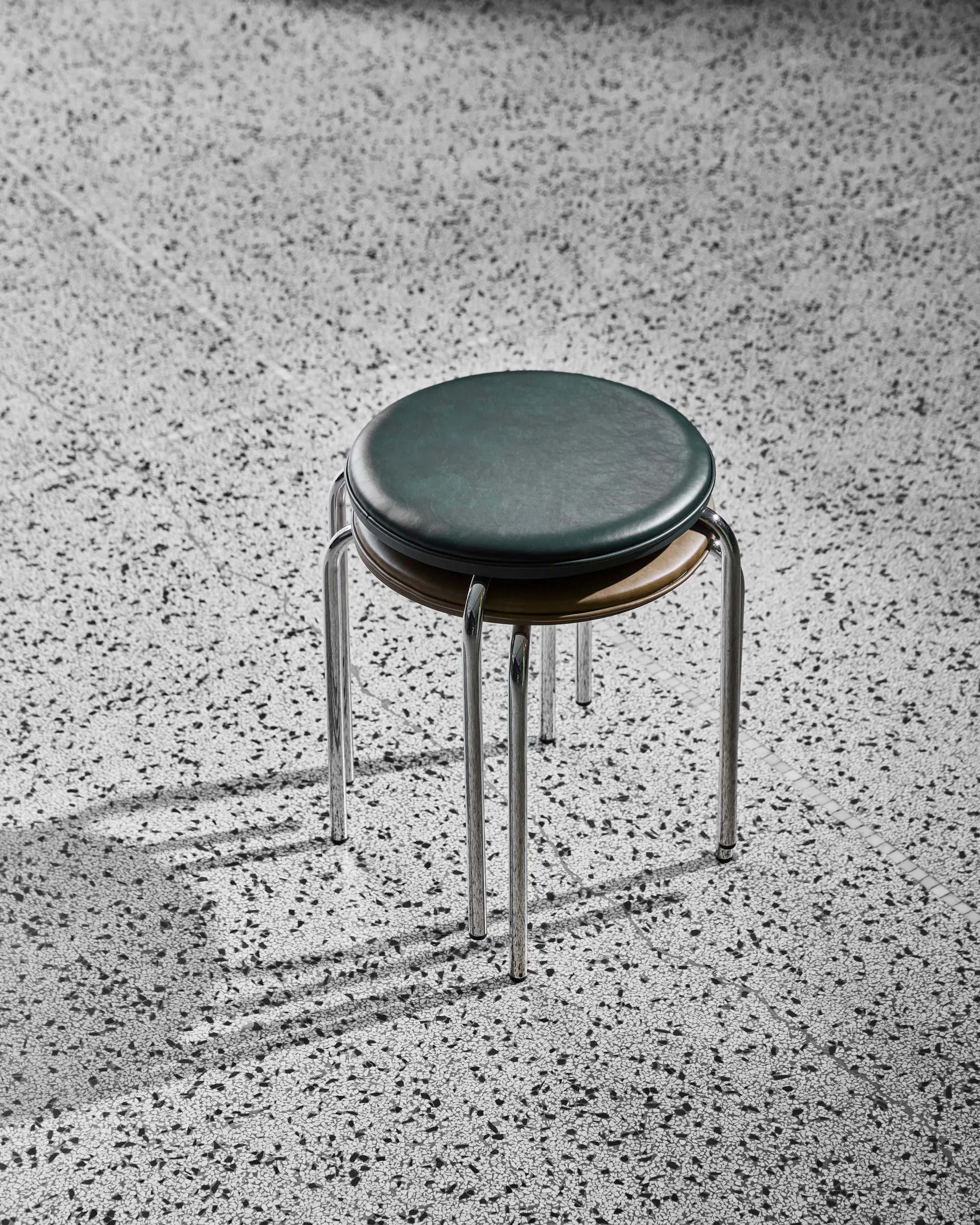 Comma round stool, Dark green, Ø37x45 cm House Doctor