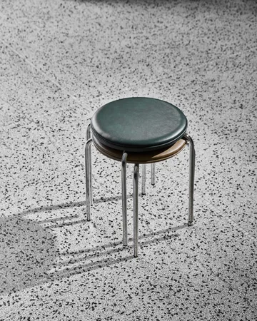 Comma round stool - Dark green, Ø37x45 cm - House Doctor