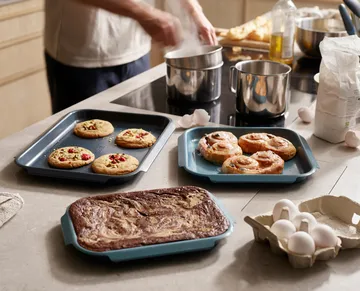Nest bake baking tray 32.6 cm - Medium - Joseph Joseph