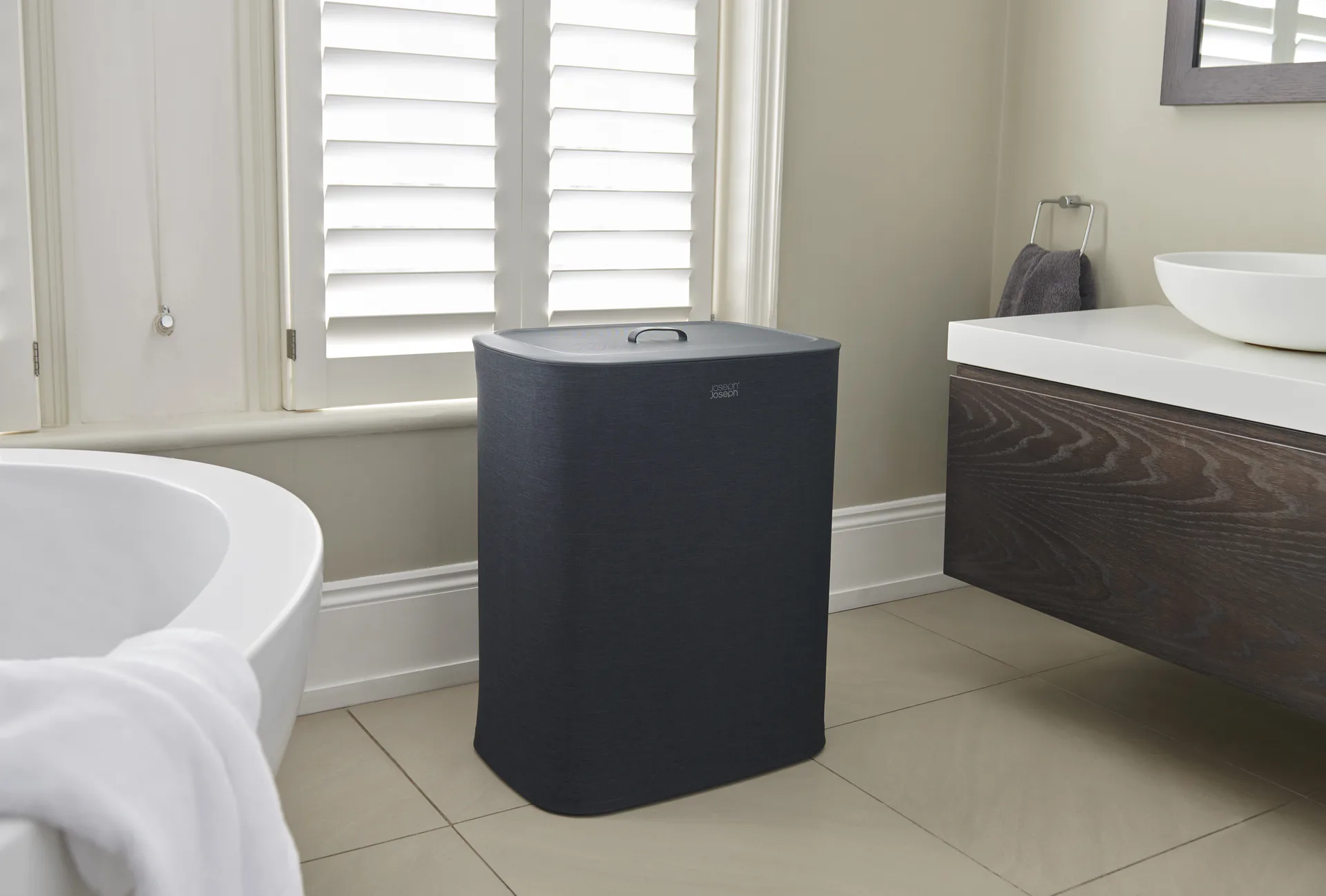 Tota laundry basket 90 L, Black Joseph Joseph