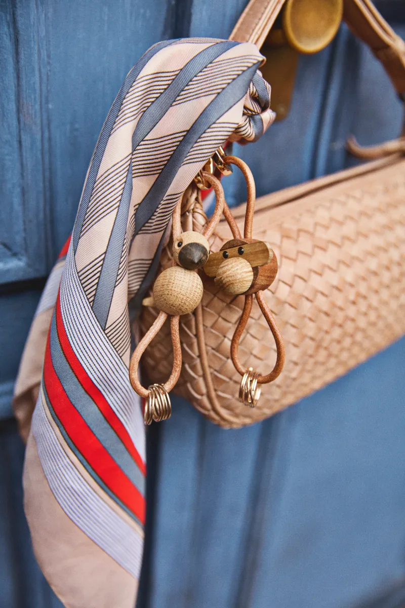 Kay Bojesen bird keyring, Oak, natural leather Kay Bojesen Denmark