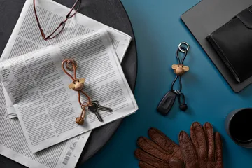 Kay Bojesen monkey keyring - Teak, limba wood, natural leather - Kay Bojesen Denmark