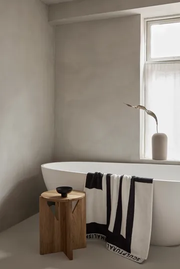 Simple round stool Ø36 cm - Warm lacquered oak - Kristina Dam Studio