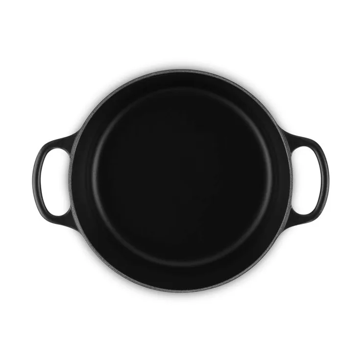 Le Creuset Signature cast iron round casserole, Black, 3.3 l Le Creuset