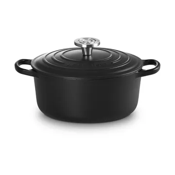 Le Creuset Signature cast iron round casserole - Matte Black, 4.2 l - Le Creuset