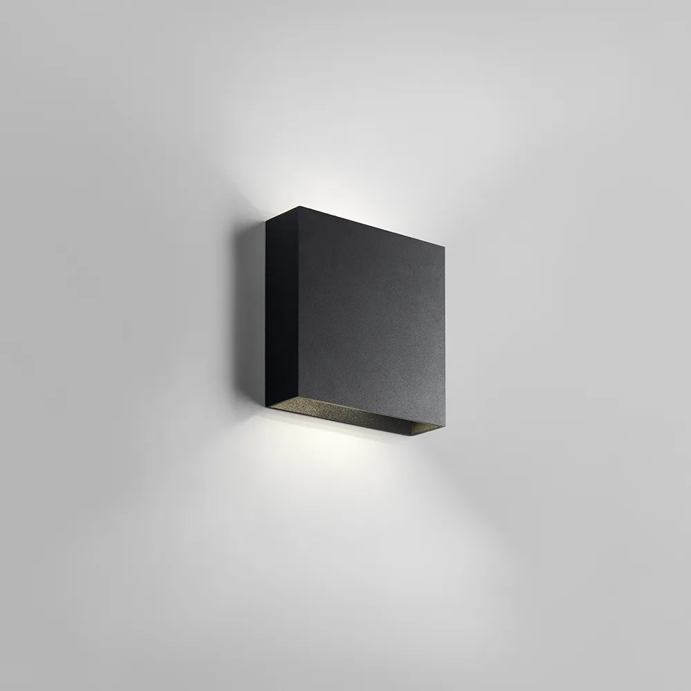 Compact W1 Up/Down wall lamp, Black, 2700 kelvin Light-Point