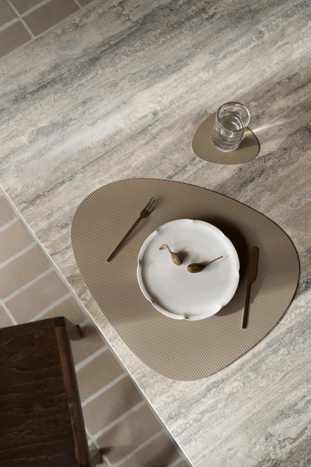 Corduroy placemat curve L, Clay Brown LIND DNA
