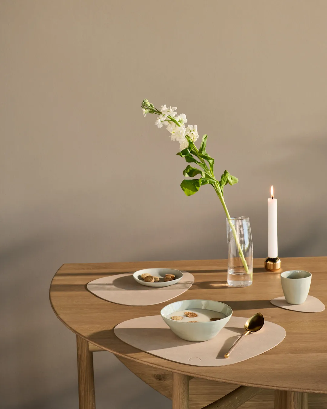 Curve Nupo placemat, Sand LIND DNA