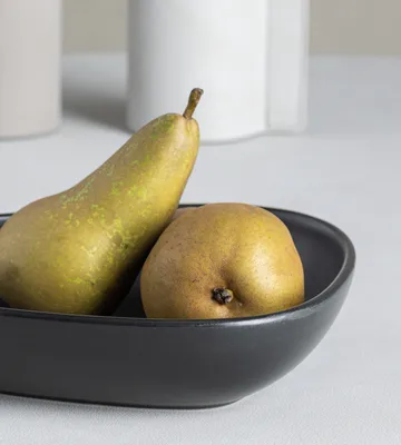 Curve Stoneware deep plate 19x22 cm - black - LIND DNA