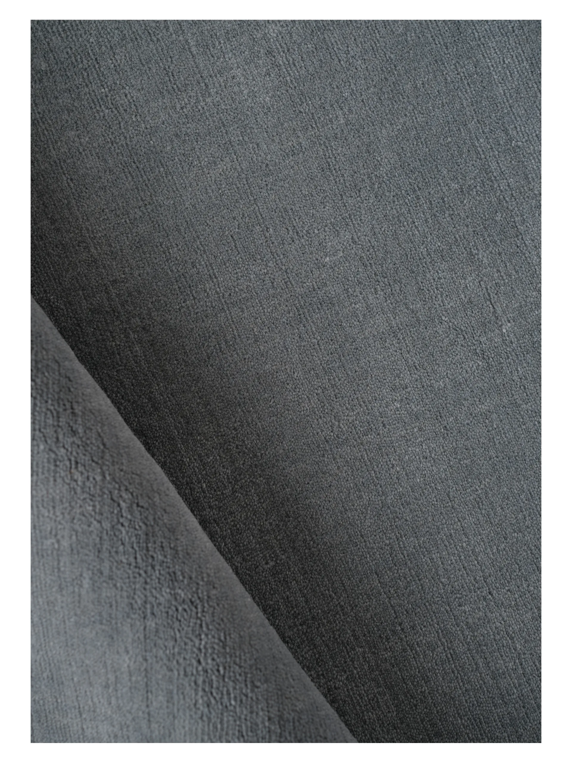 Halo Cloud wool carpet, Ocean. 140x200 cm Linie Design