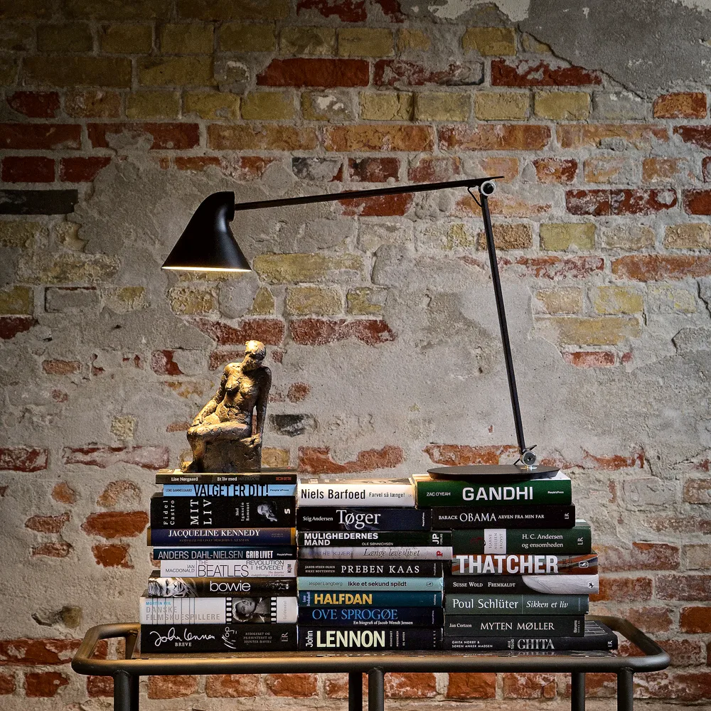 NJP desk lamp, Light grey, pin ø40 cm, 3000k Louis Poulsen