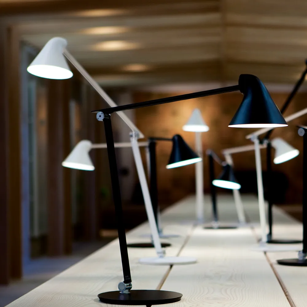 NJP desk lamp, Light grey, pin ø40 cm, 3000k Louis Poulsen