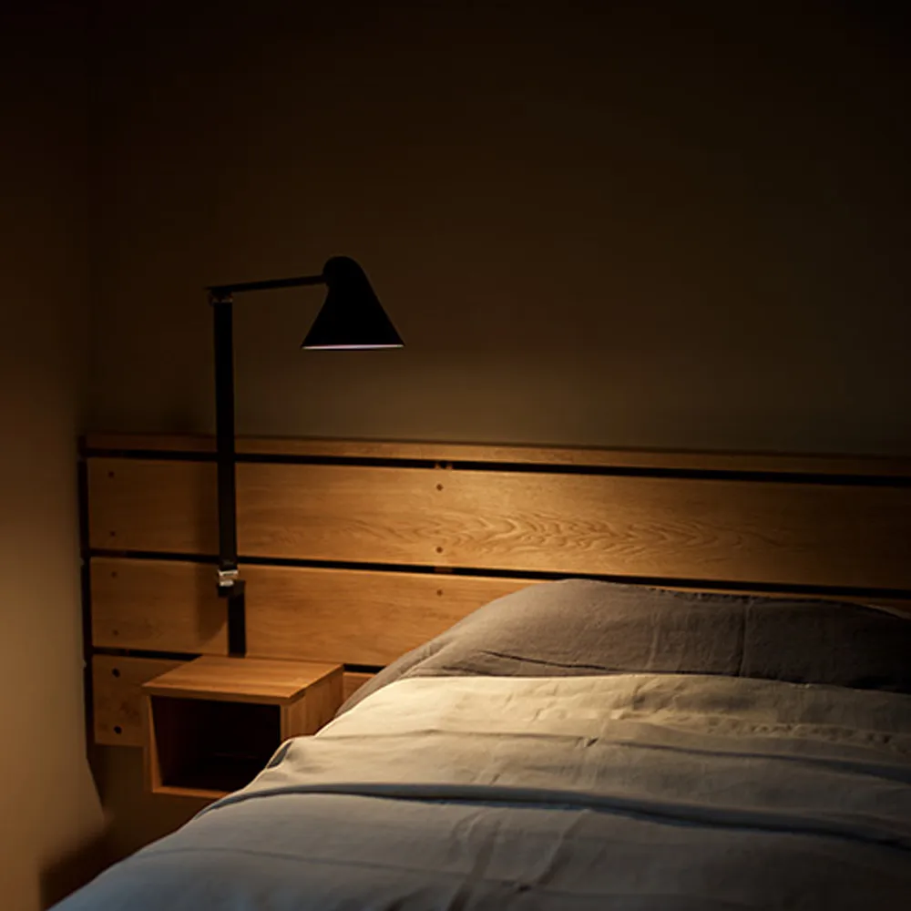 NJP wall lamp, Light grey, short arm, LED, 3000k Louis Poulsen