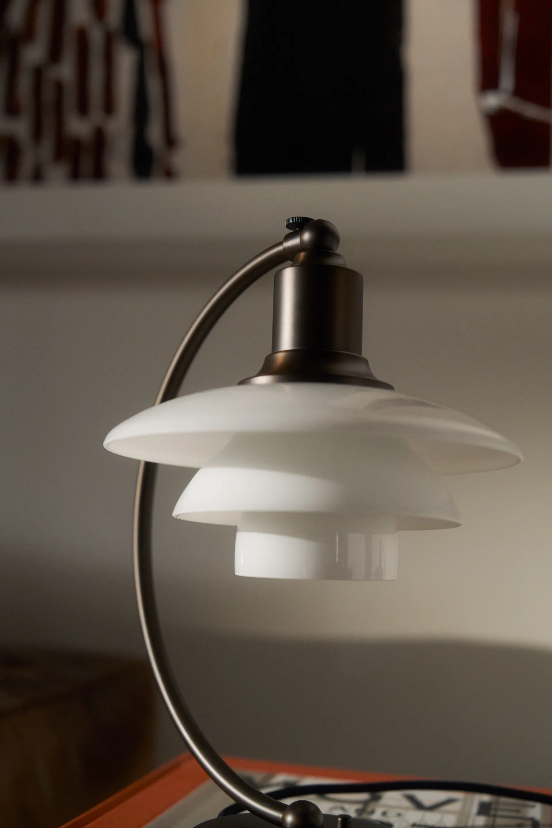 PH 2/2 Luna table lamp, Aged brass-opal glass Louis Poulsen