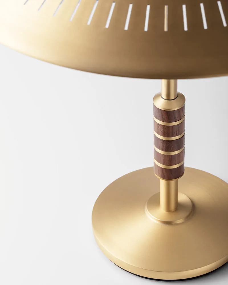 Governor 250 table lamp, Brass-walnut LYFA