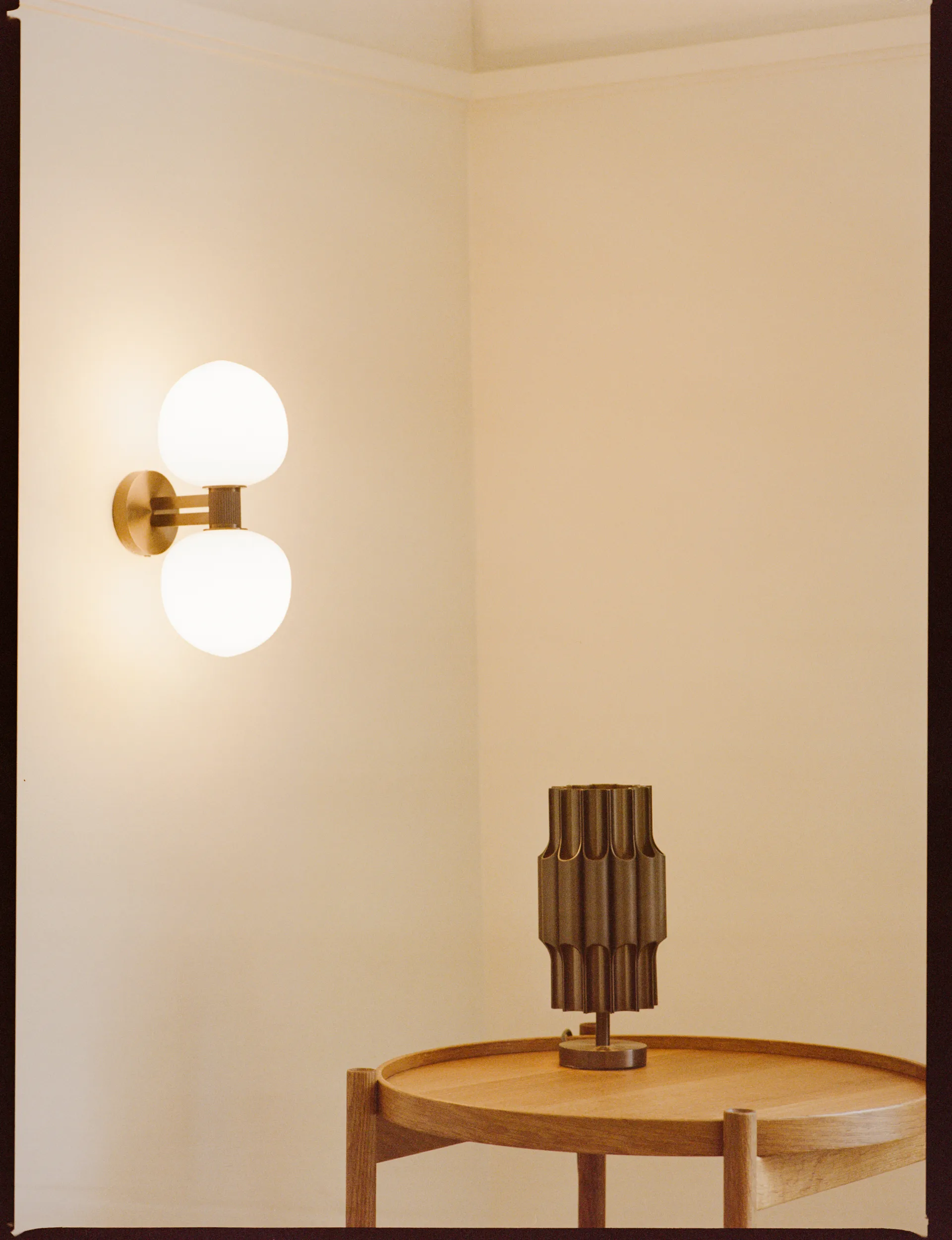 Memoir 120 wall lamp, Bronze LYFA