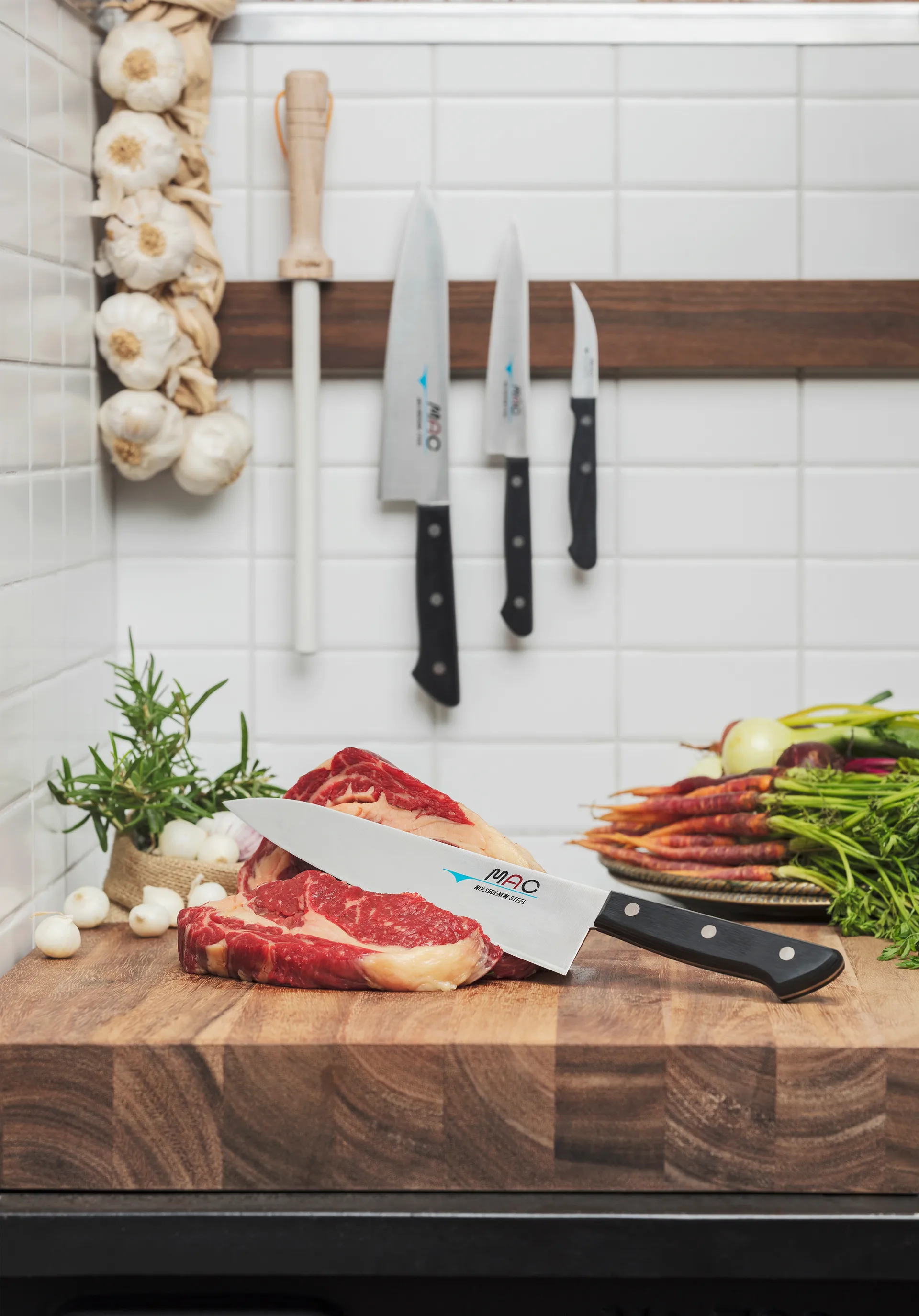 Mac Universal knife Chef with wooden handle 21 cm, Black MAC