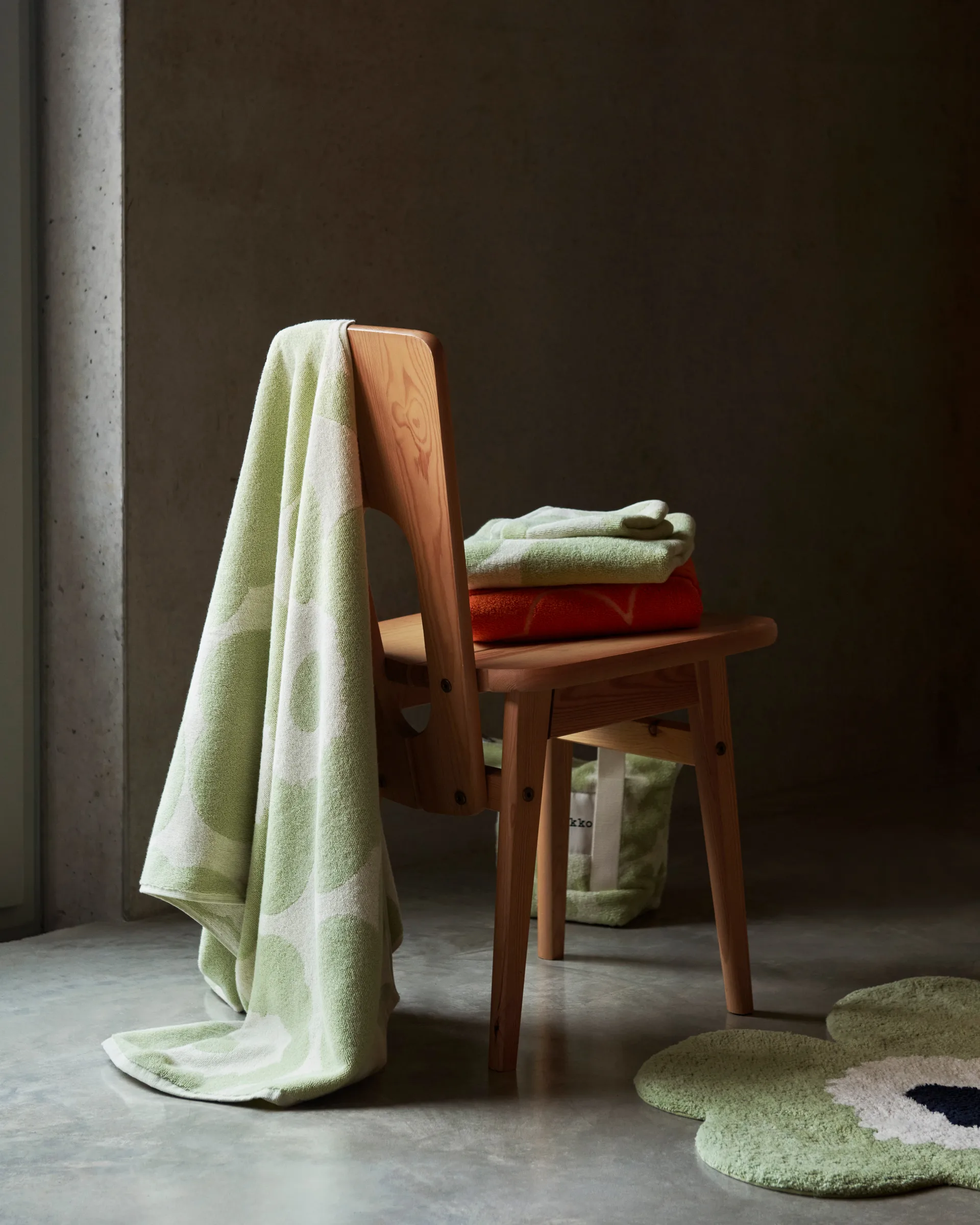Unikko mini towel 30x30 cm, Off white-sage Marimekko