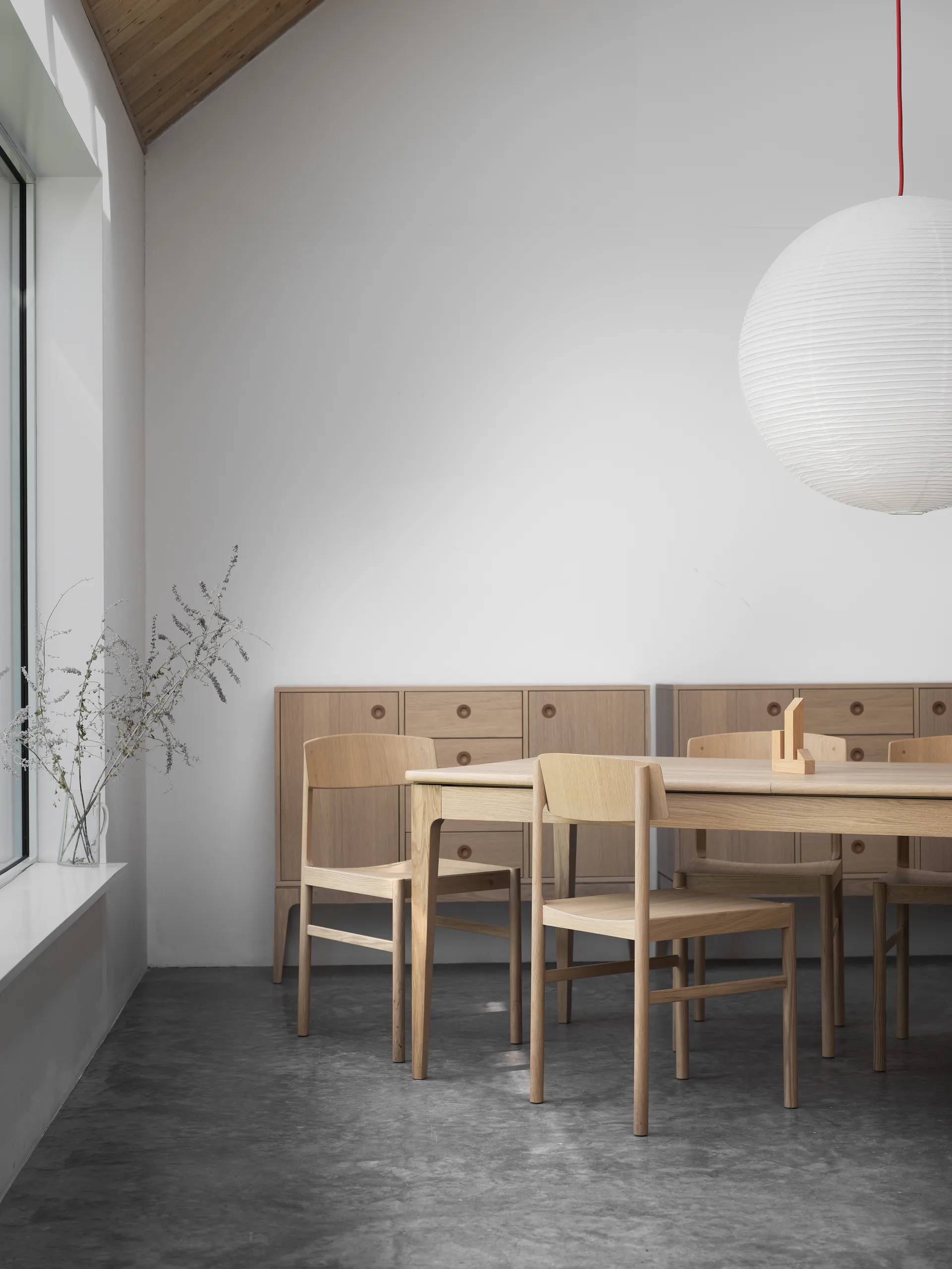 Höllviken dining table, oak, white pigmented matte lacquer Mavis
