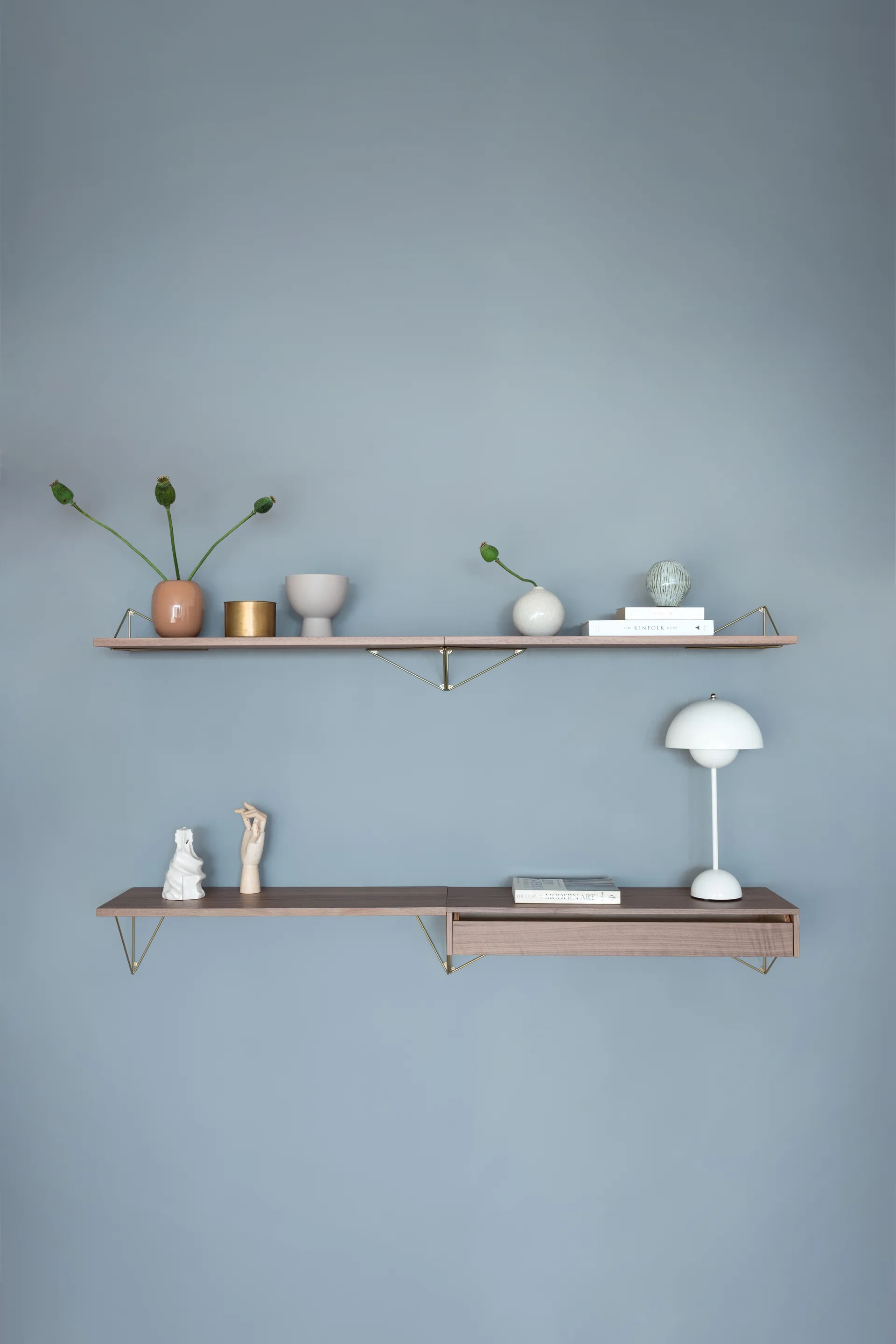 Pythagoras shelf, walnut-brass, 20x80 cm Maze