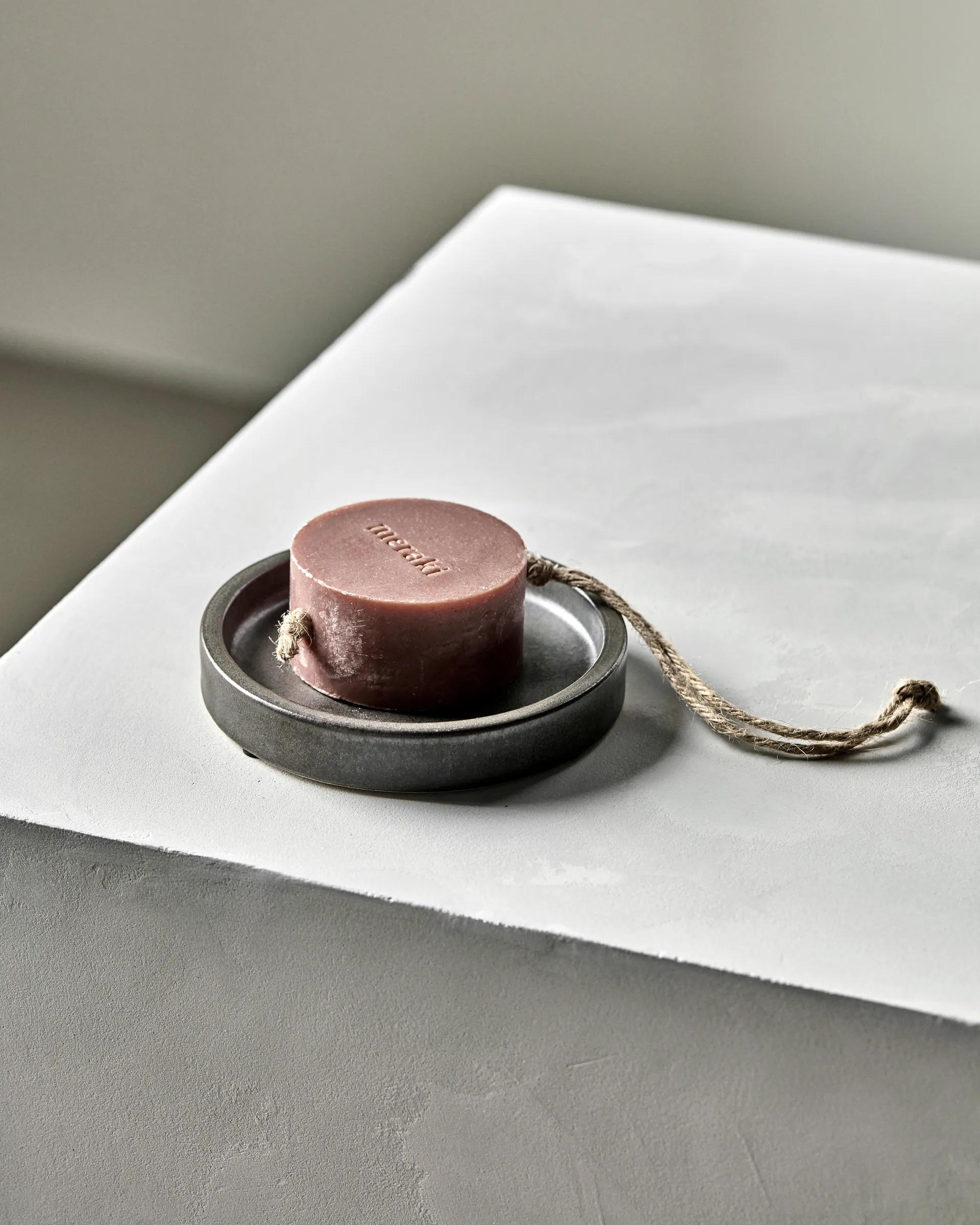 Datura soap dish Ø12.5 cm, Dark gray Meraki