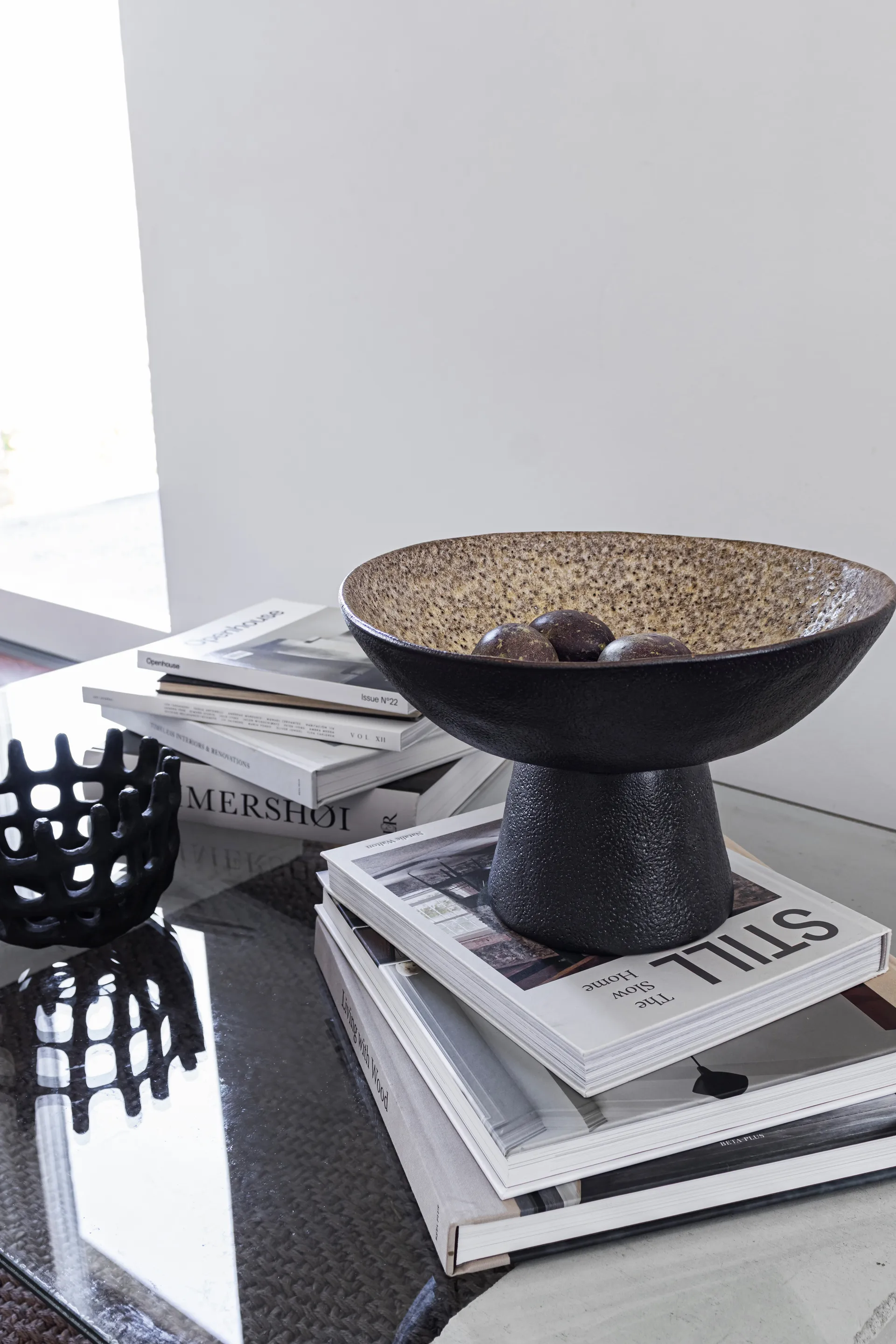 By Hand bowl on foot Ø31.5x20 cm, Sand Mette Ditmer
