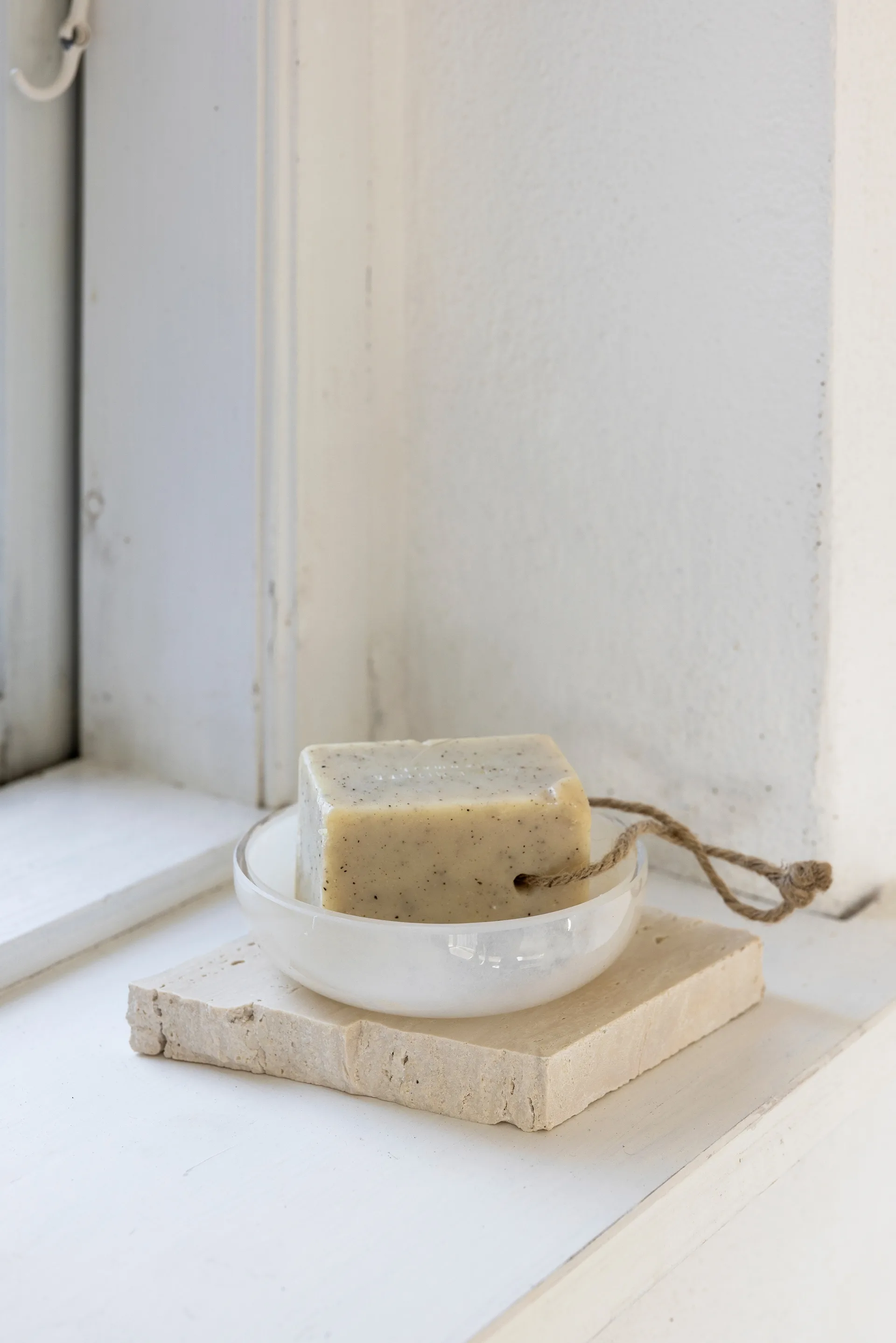 Opal soap dish, Linen Mette Ditmer