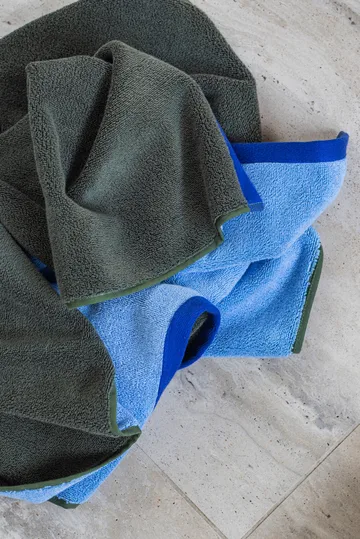 Soft bath towel 70x133 cm - Dark olive-light blue - Mette Ditmer