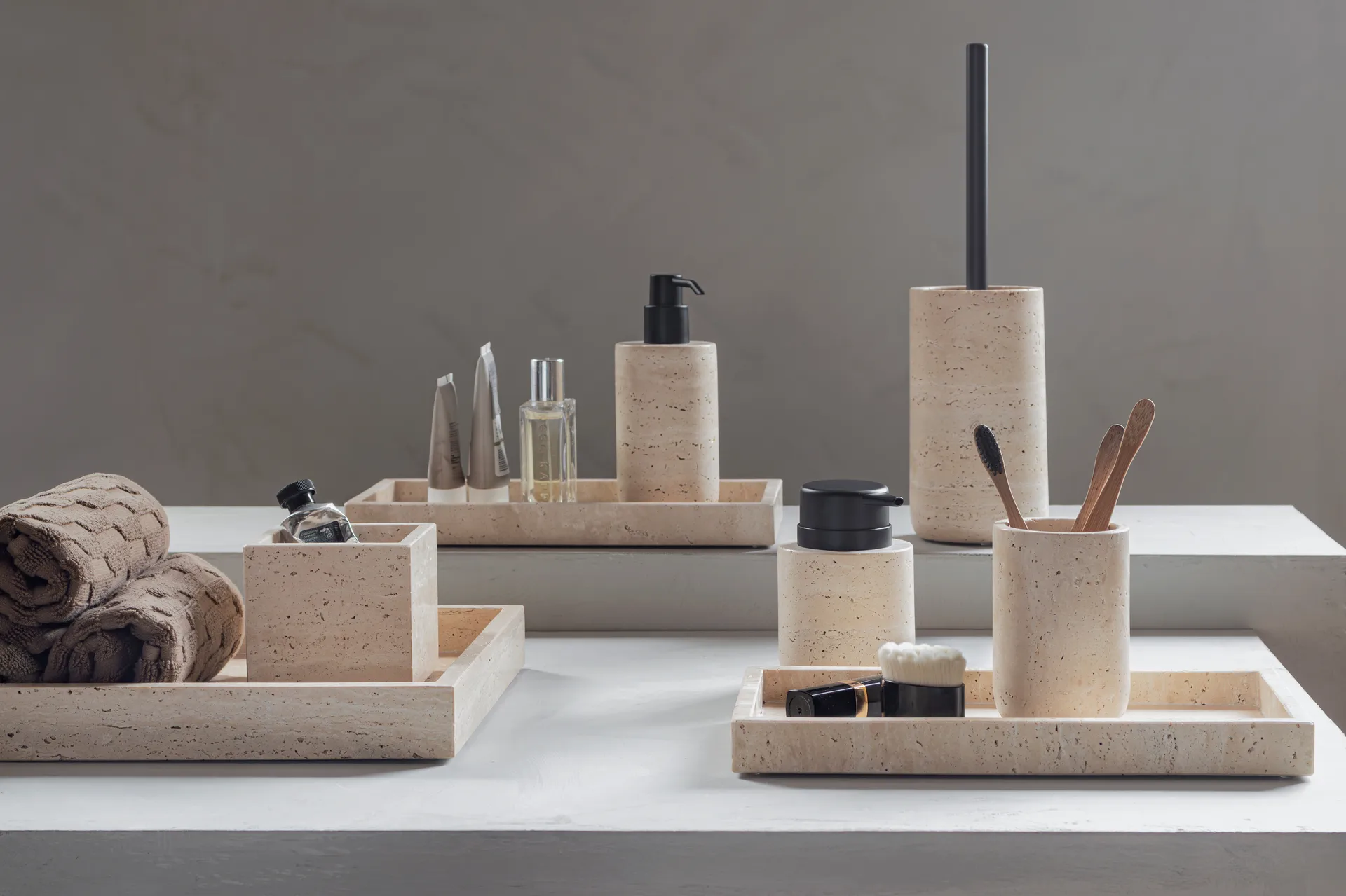 Travertine soap pump 12.5 cm, Linen Mette Ditmer