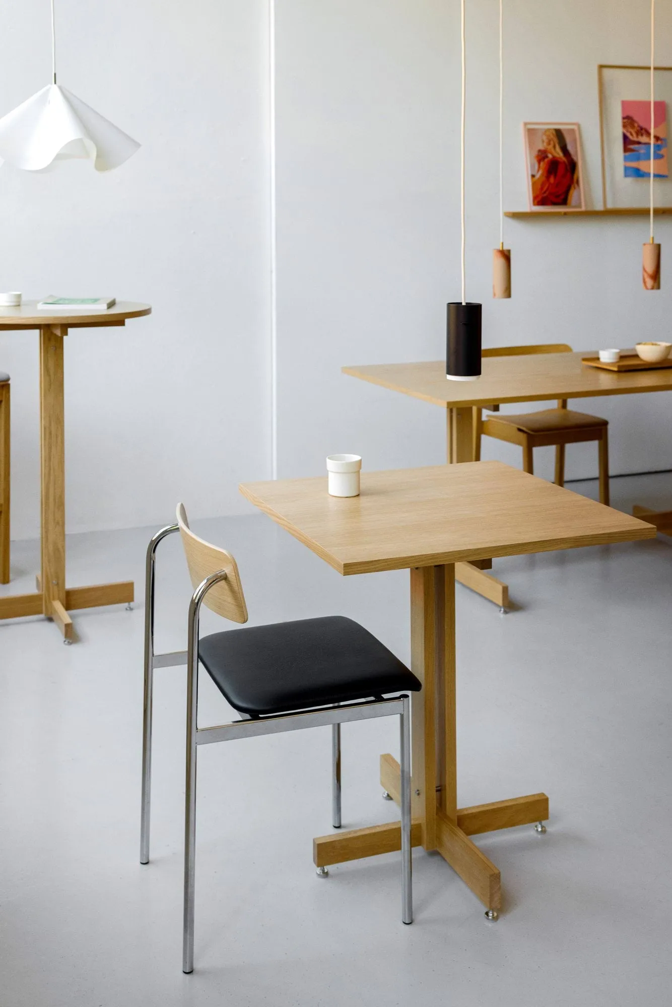 KUMU café table, Oiled oak, 60x60 cm MOEBE