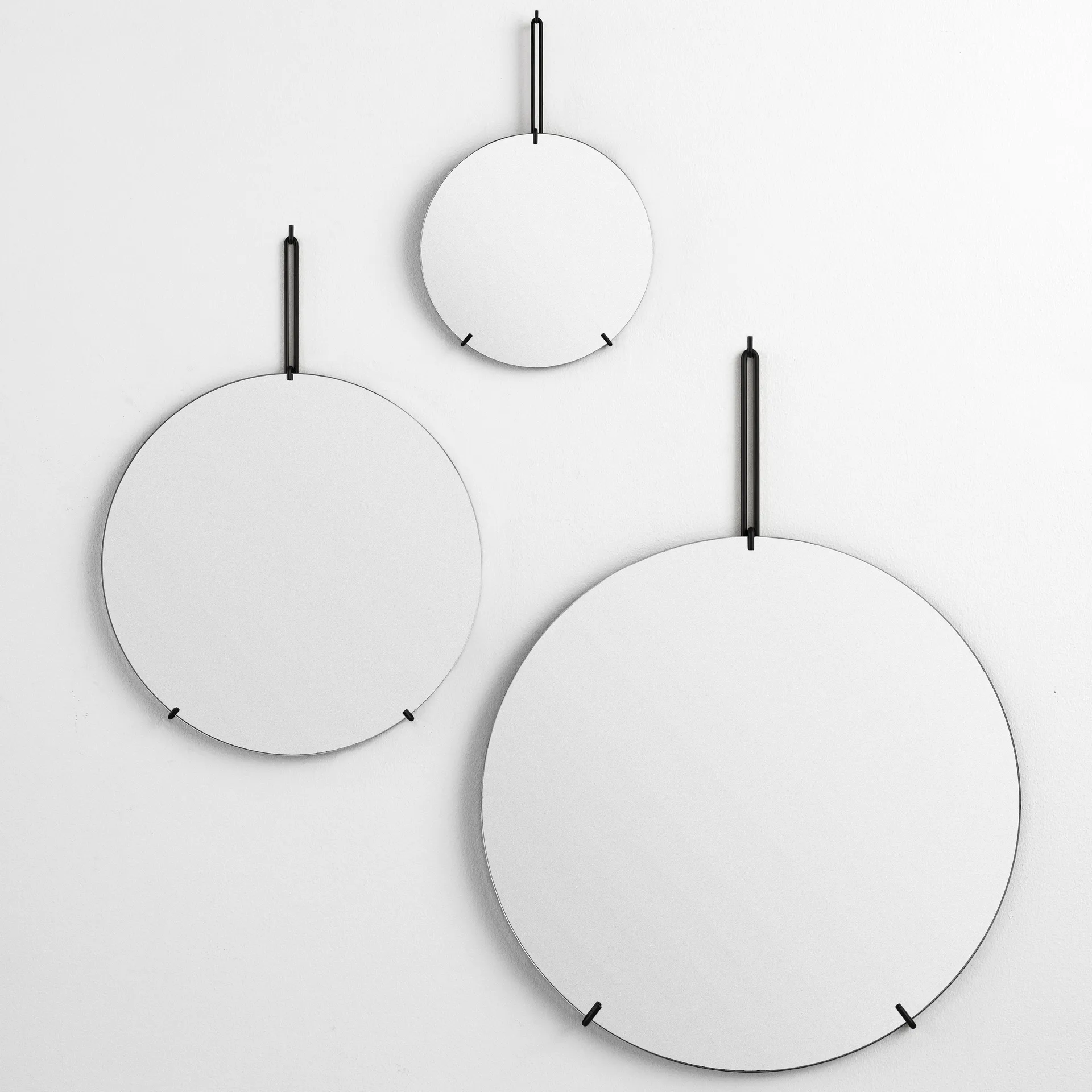 Moebe wall mirror Ø 70 cm, Black MOEBE