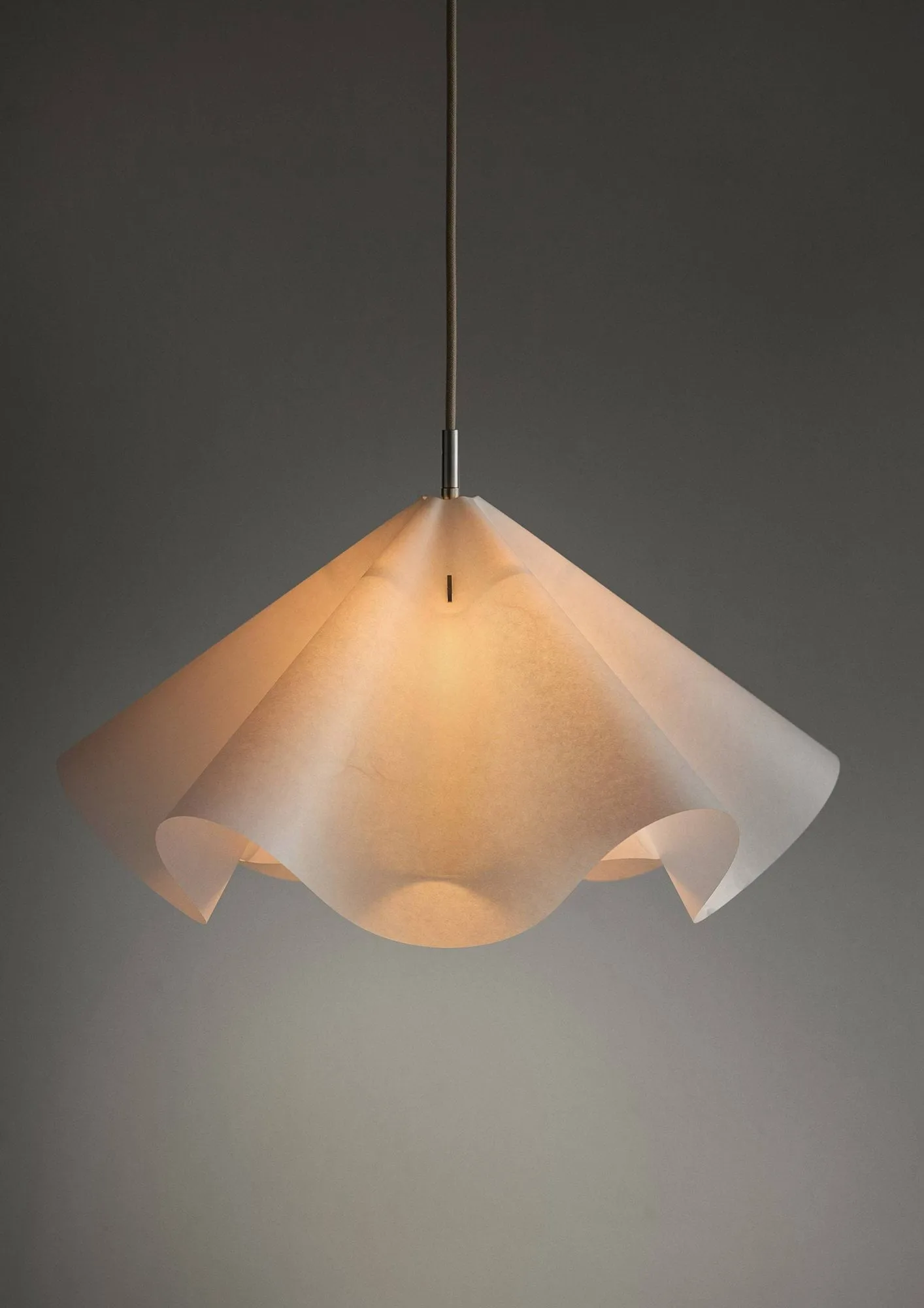 Sinuate pendant lamp, White-stainless steel, medium Ø60x30 cm MOEBE