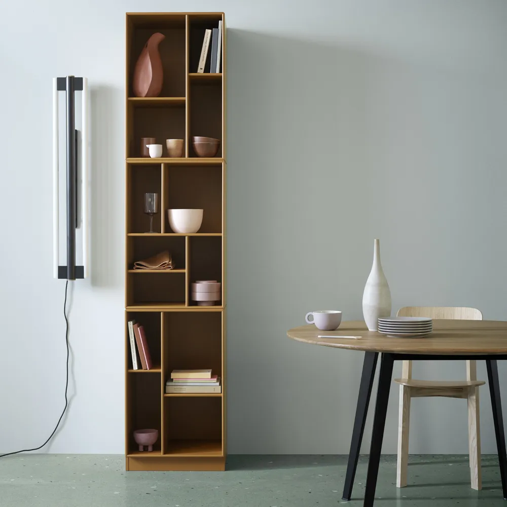Loom bookshelf, Nordic 09, incl. 3 cm base Montana