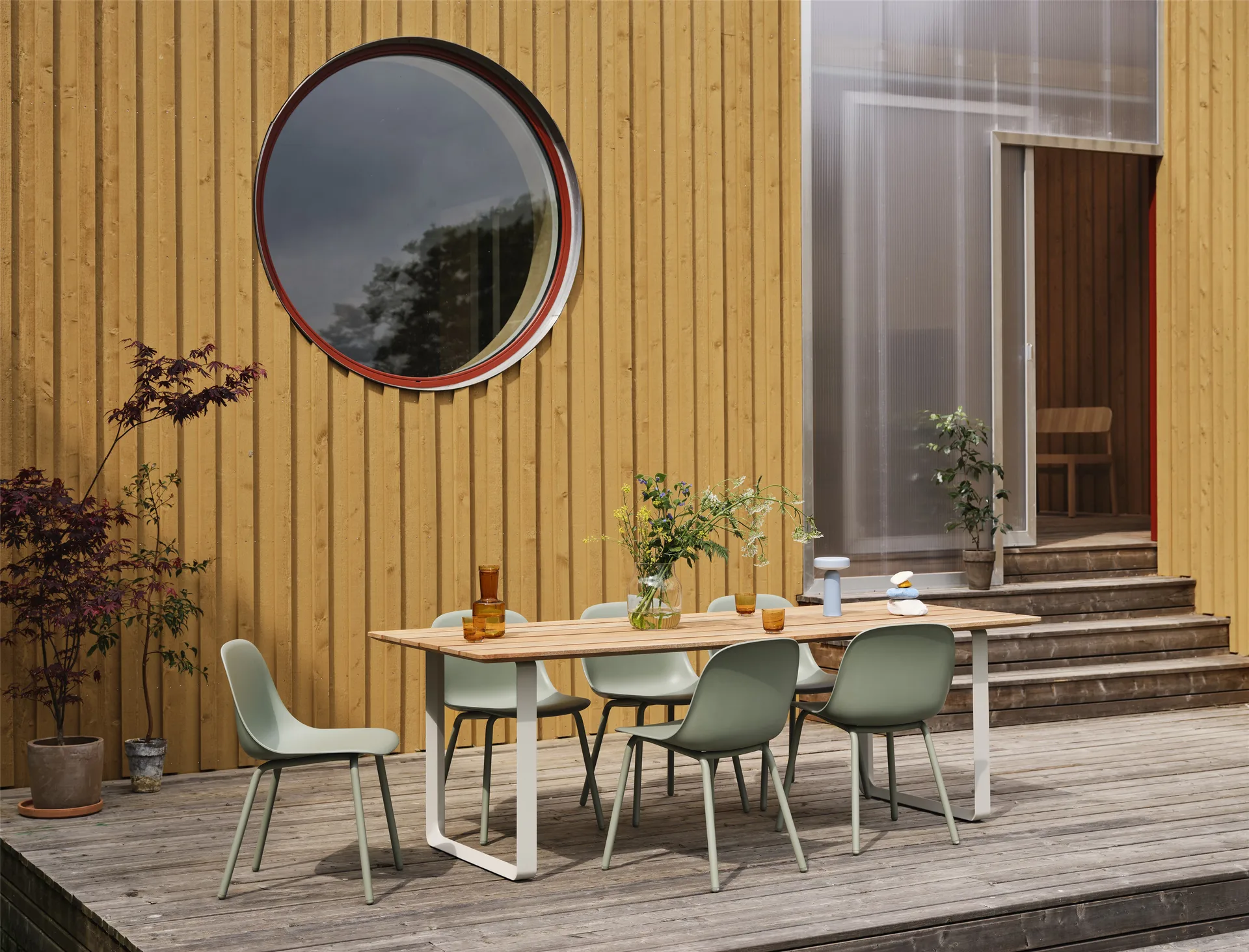 Fiber Outdoor side chair with steel legs, Dusty green Muuto