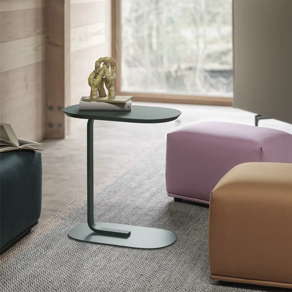 Relate Side table H: 73.5 cm, Smoked oak-Black Muuto
