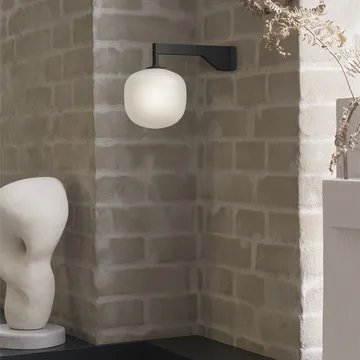 Rime wall lamp - Black - Muuto