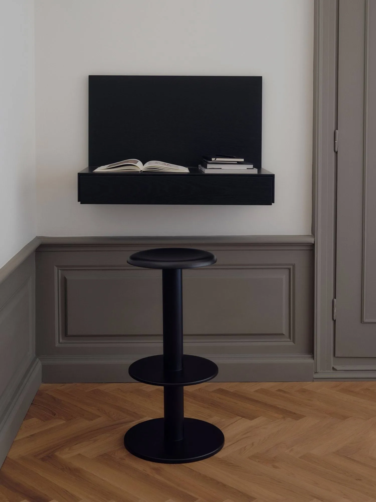 Coupe bar stool, Black, 76 cm New Works