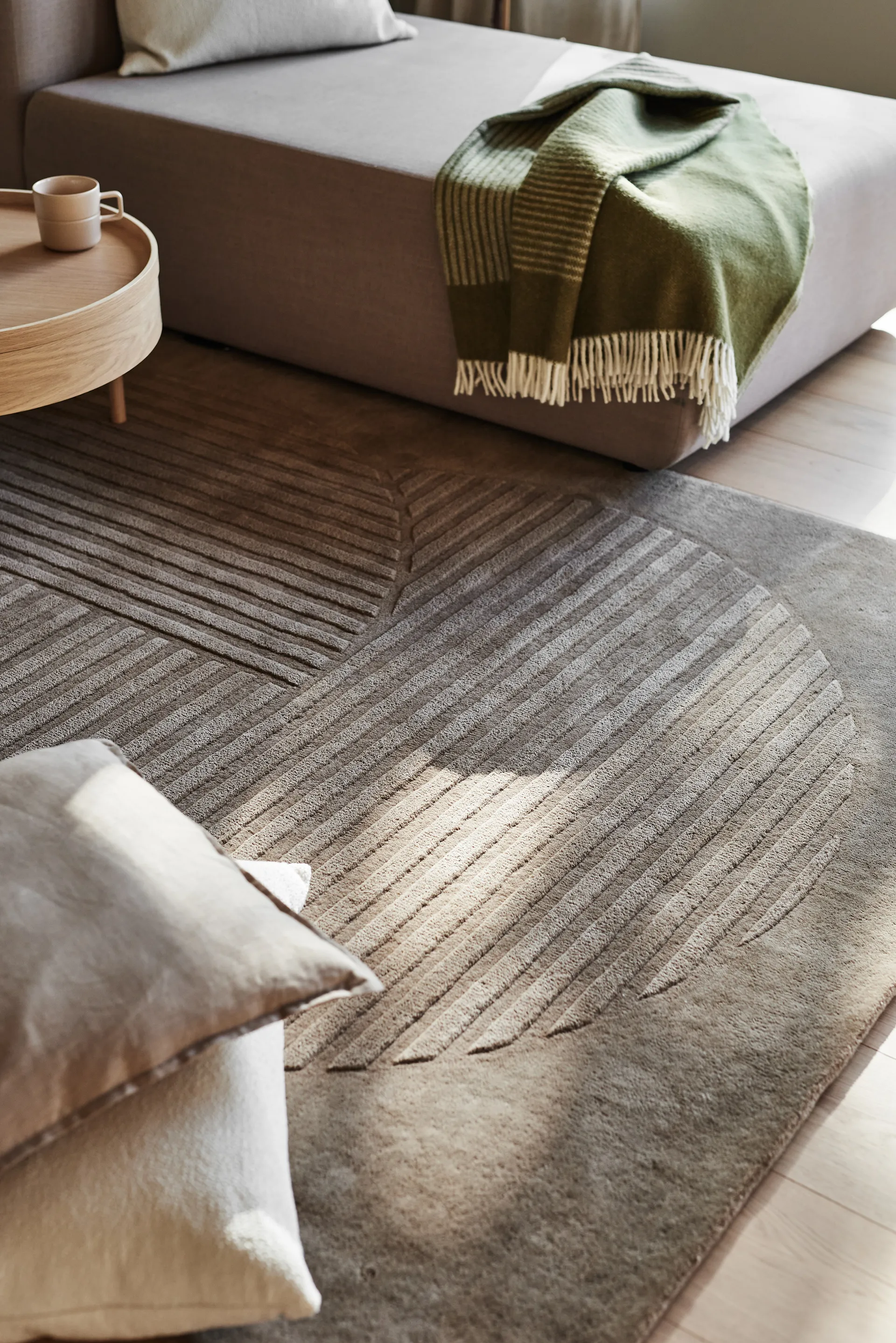 Levels Circles wool rug, Taupe, 170x240 cm NJRD