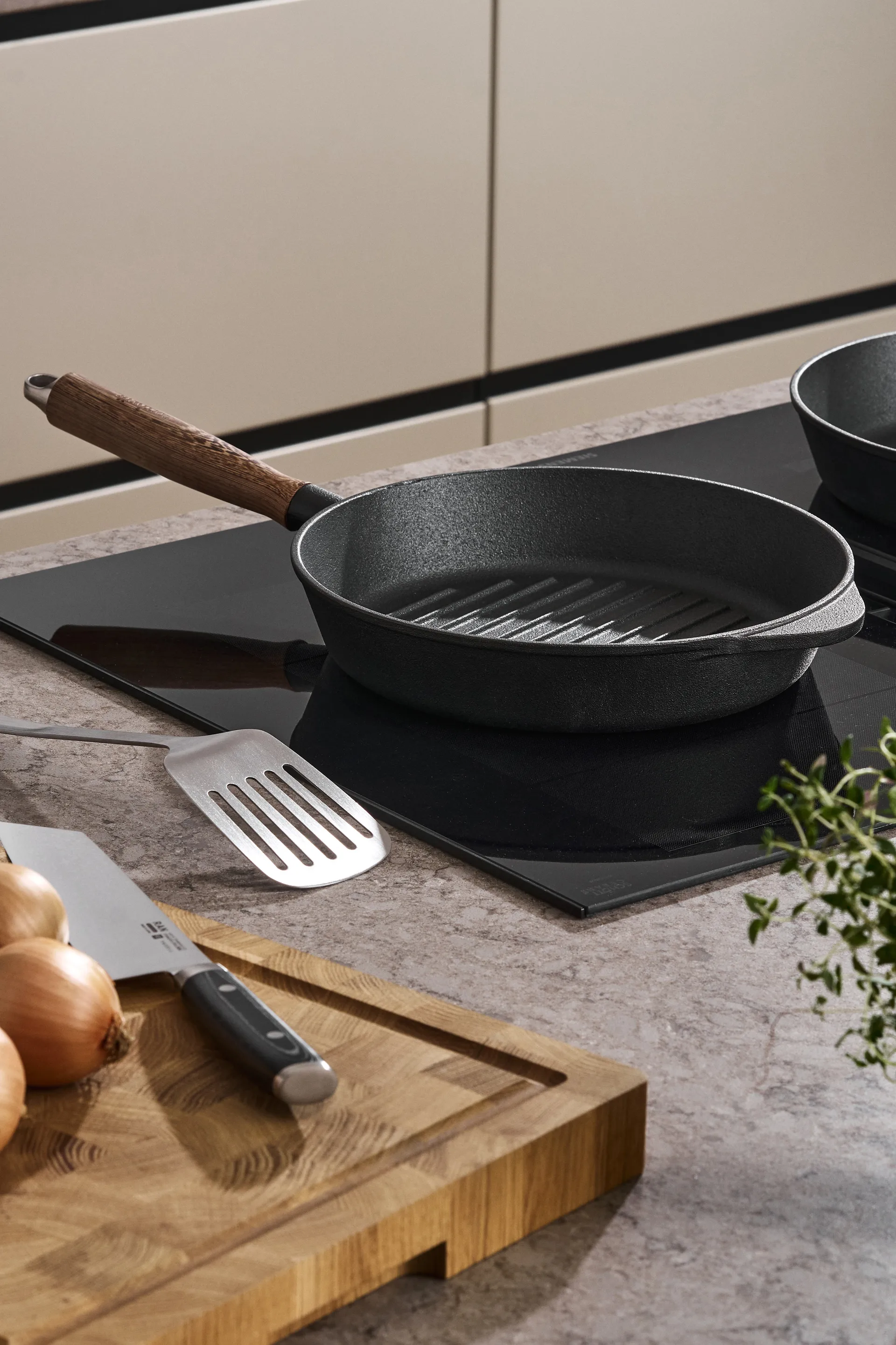 Nordwik cast iron grill pan with wooden handle, 28 cm Nordwik