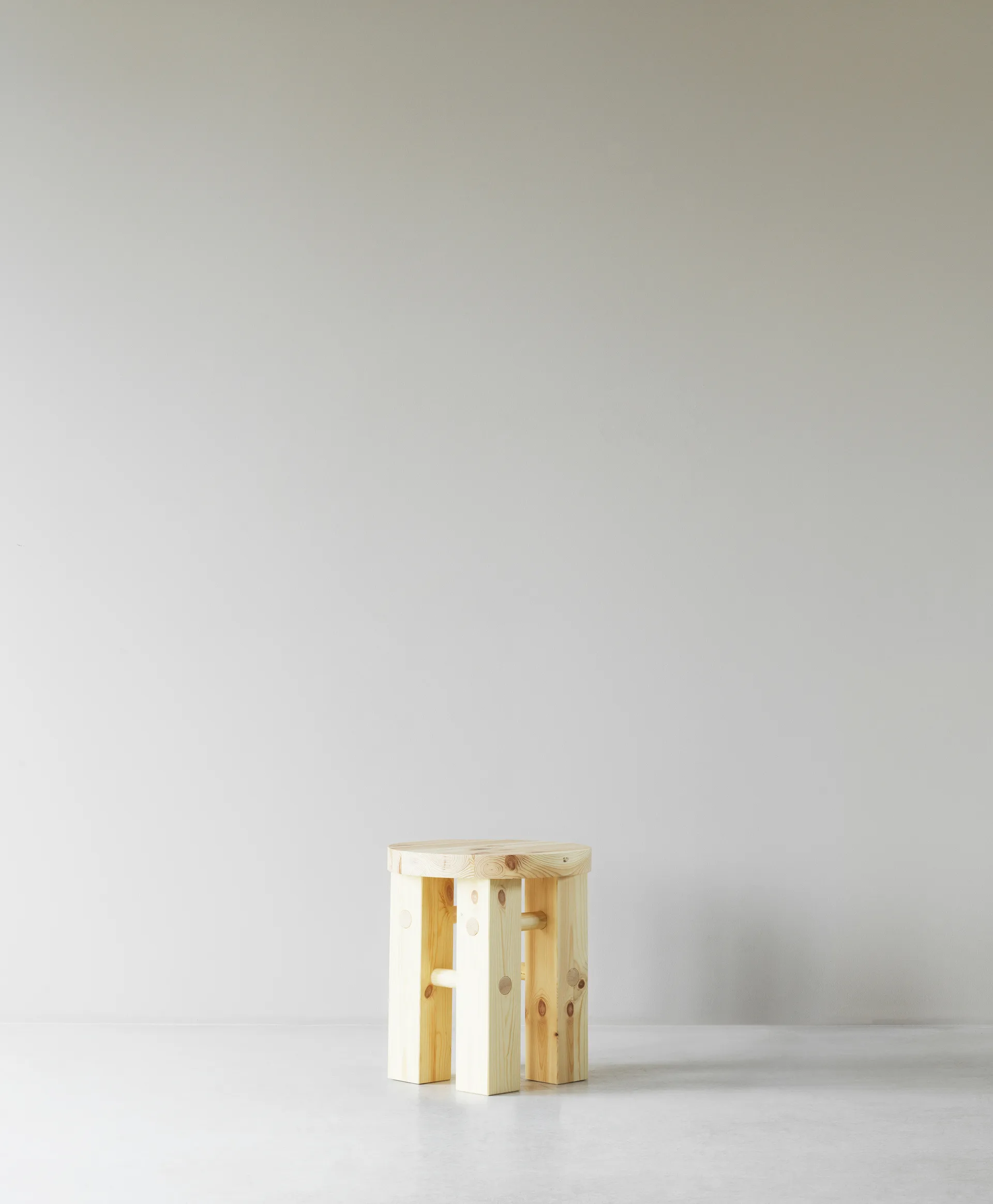 Fyr round stool 45 cm, Pine, Ø40x45 cm Normann Copenhagen