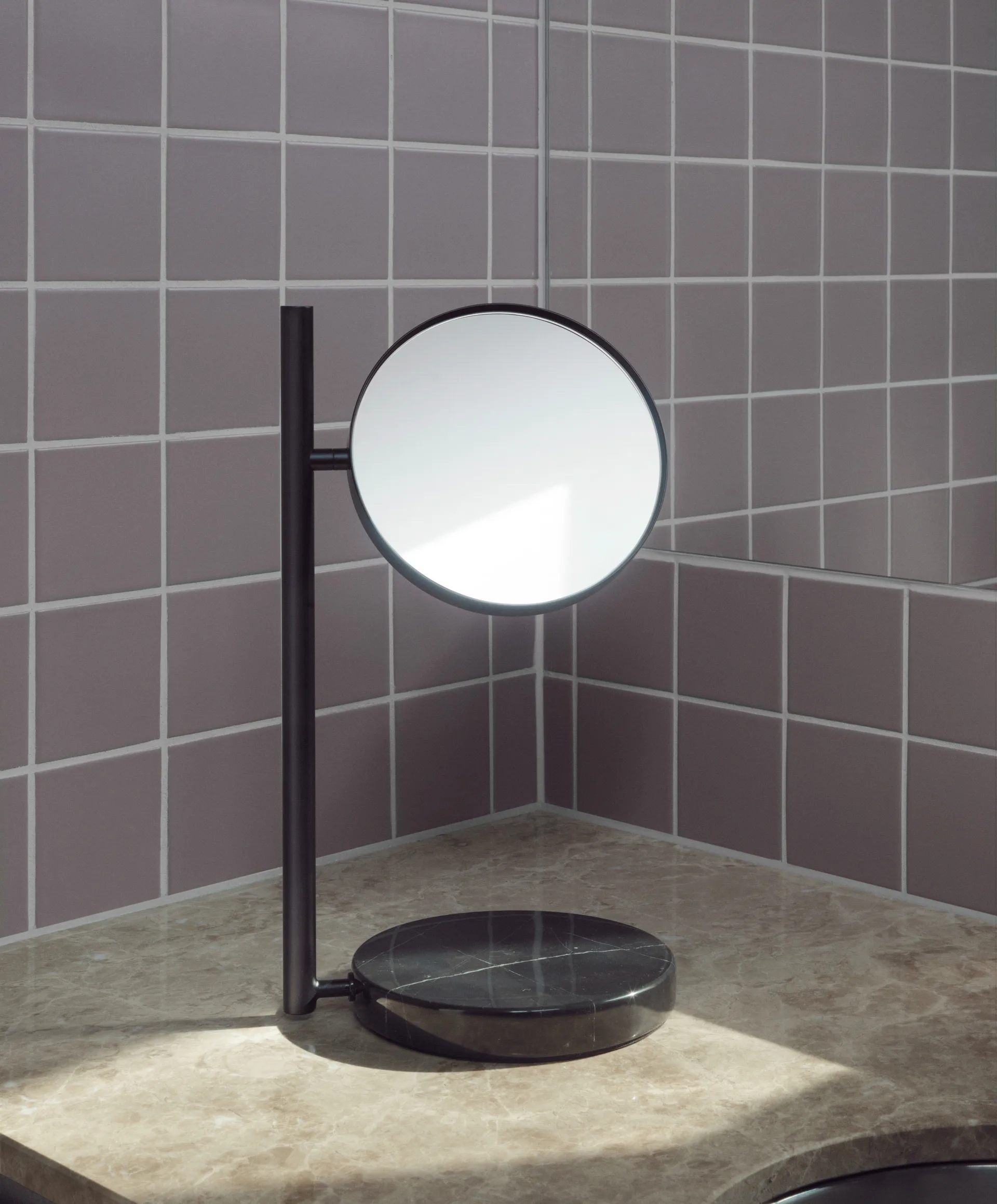 Pose table mirror double-sided, Black Normann Copenhagen